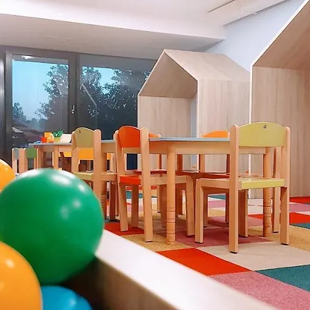 Nowa Letnica With Sauna & Gym & Kids Play In By Renters 公寓