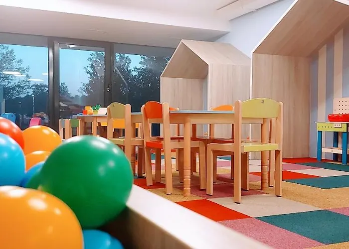 Nowa Letnica With Sauna & Gym & Kids Play In By Renters 公寓